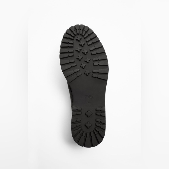 NWT. Zara Man Black Leather Shoes with Hole Pattern. Size 10. 9 - Picture 5 of 8